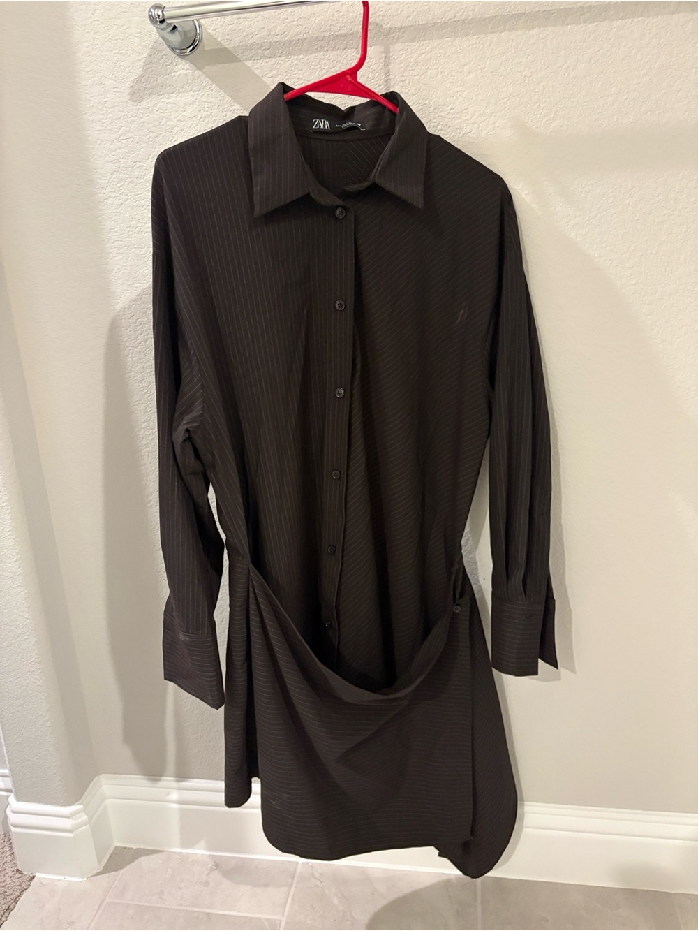 Zara Black Long-Sleeve Button-Up Tunic with Asymmetrical Wrap Hem - Picture 3 of 3